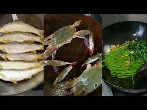 stir fry of kangkong, fish and crabs