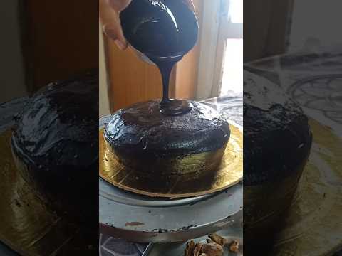 Dark chocolate cake #darkchocolate #cake #birthdaycake #chocolatecake