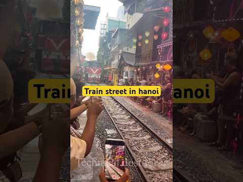 Train street in hanoi😍  #trending #hanoi #trainstreet