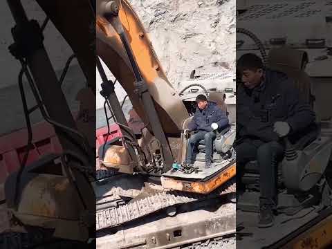 excavator operator moment #excavator #funny #lukecombs  #automobile