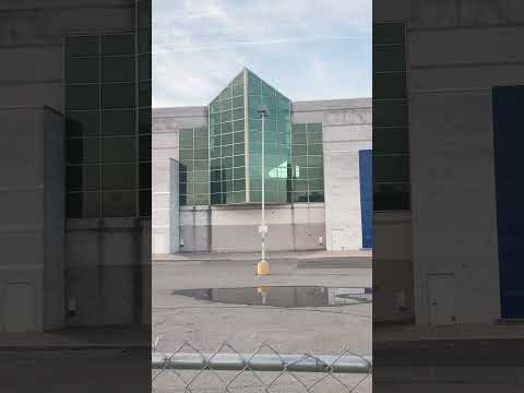 (short teaser) The Rise and Fall of Toys R Us! Urban Exploration