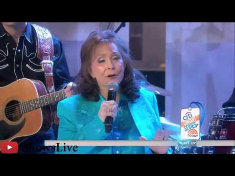 Loretta Lynn -  Everybody Wants To Go To Heaven ( Live ,2016 )