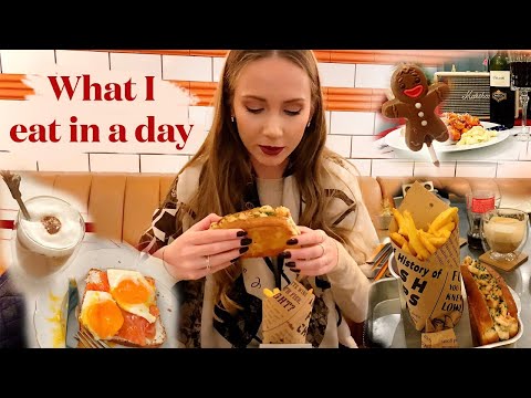 WHAT I EAT IN A DAY - REALISTIC HOLIDAY WEEKEND - VLOGMAS DAY 5