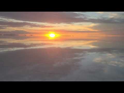 ウユニ塩湖の夕陽 (Salar de Uyuni)