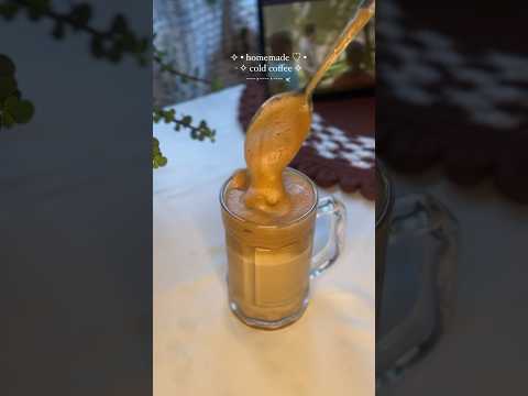 Viral cold coffee with strainer