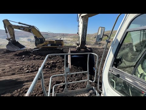 Liebherr 984 & Caterpillar 385C Excavators Loading Dumpers And Trucks - Sotiriadis/Labrianidis - 4k