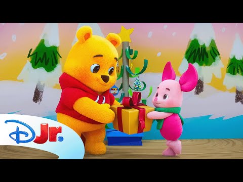 Playdate with Winnie the Pooh Holiday Episode | Piglet's Christmas Present 🎁 | @disneyjr