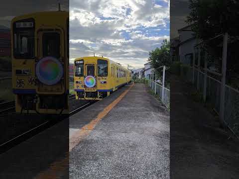 多比良駅に入線する列車