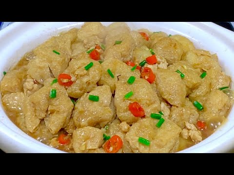 There are tips for making delicious clay pot fried tofu. My grandma taught me how to make it delicio