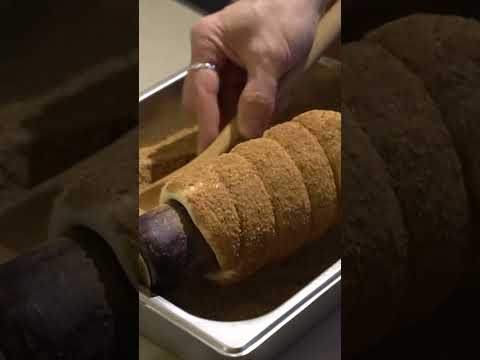 [Inside the Kitchen] Czech Traditional Bread - Making Chimney Cake