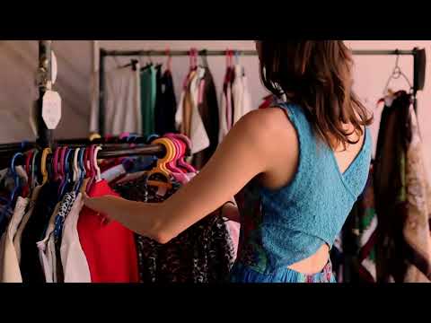 Woman Picking Out Clothes For kids | Kids wear clothes #fashionwearind #kidswear #fashionwear