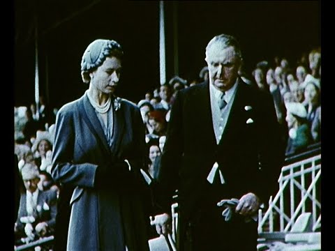 QUEEN ELIZABETH - ROYAL VISIT TO THE FLEMINGTON RACES 27/5/54