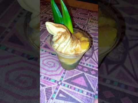 New Pineapple Ginger Mint Float from the Tropical Hideaway in Disneyland #dolewhip #themepark #food