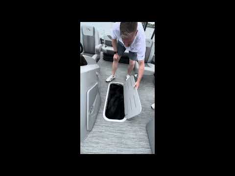 Ricky Quicky Boat Walkthrough featuring the Bennington 22 Swing Back