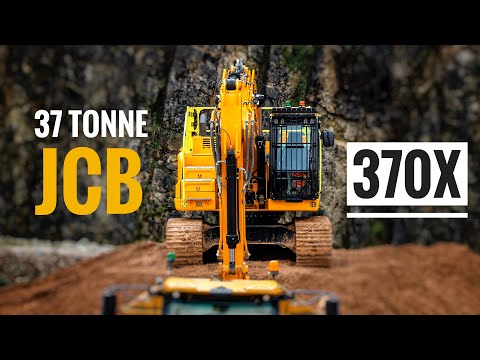 37 Tonne JCB Tracked Excavator loading an ATD