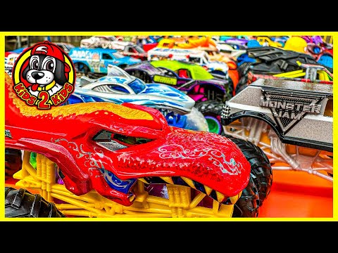 Monster Jam Toys & Hot Wheels Monster Trucks - 64 MONSTER TRUCKS Super 16 LANE Race COMPILATION