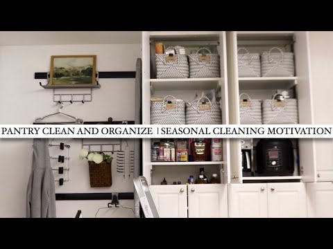 PANTRY CLEAN AND ORGANIZE | SEASONAL CLEANING | CLEANING MOTIVATION | GETTING READY FOR THE HOLIDAYS