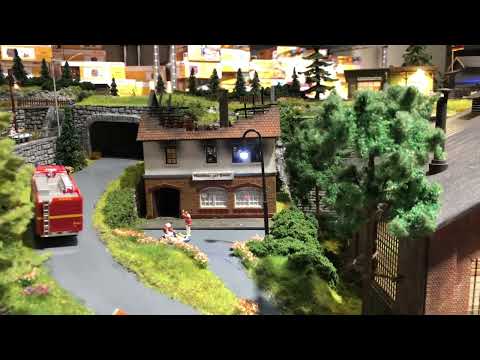 A small HO scale layout with train station、Faller car system、cable car、turntable、UFO base and so on…