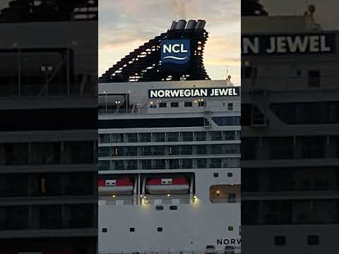 NORWEGIAN JEWEL 停泊中　#豪華客船