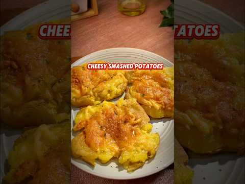 Simple Cheesy Smashed Potatoes Recipe  #potatoes #simplerecipe #potatorecipe