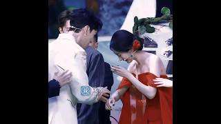 gongjun mistakenly pulled yangmi's arm lol 😂 #yangmi #gongjun #cdrama #chinesedrama #drama