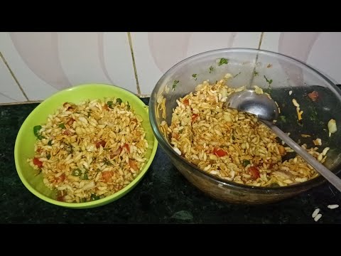 MUMBAIYA STREET FOOD CHATPATI TIKHI ..... BHELPURI 😋😋😋😋😋