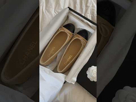 Chanel ballet flats unboxing beige #chanel #chanelballetflats #unboxing #chanelunboxing #grwm