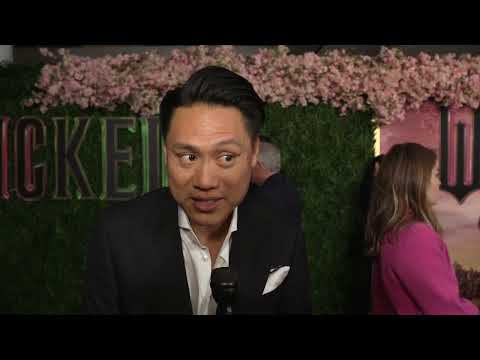 Wicked New York Special Screening - itw Jon M Chu (Official video)