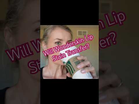 Does Wonderskin Wonder Blading Lip Stain Transfer ? Smudge Proof ?