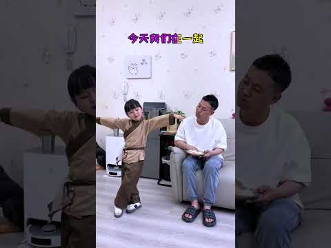 剛吃完飯，屁股都還沒坐熱，你讓我先歇會兒不行嗎？ #爸爸 #萌娃 #funny