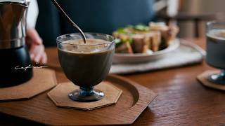 パンの朝食とモーニングコーヒーの時間。Breakfast and Morning coffee.