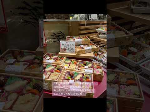 17)上野駅のお土産屋さん