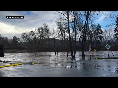 Rogue River rises nearly 20 feet from rains