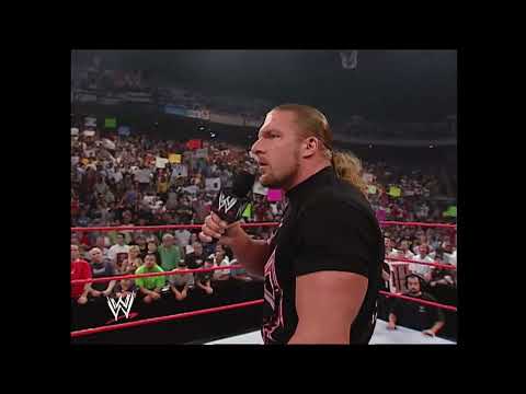 Shawn Michaels gets attacked backstage during Triple H speech - RAW 29 July 2002