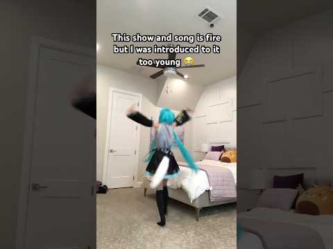 Awesome show btw #vocaloid #hatsunemiku #miku #cosplay #silly #ashwolf323 #paswg