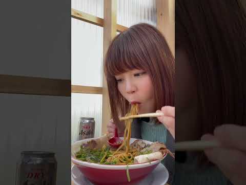 【立食い屋台ラーメン】京都初！人気YouTuberのブラック背脂醤油ラーメンを食べてみた