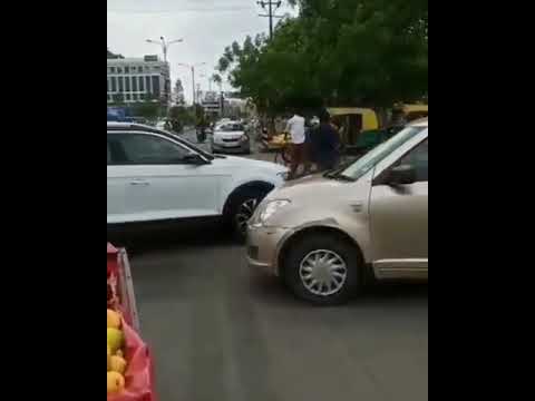 Near Agarwal Public School, these are fruit sellers and are throwing fruits in anger | Indore, MP