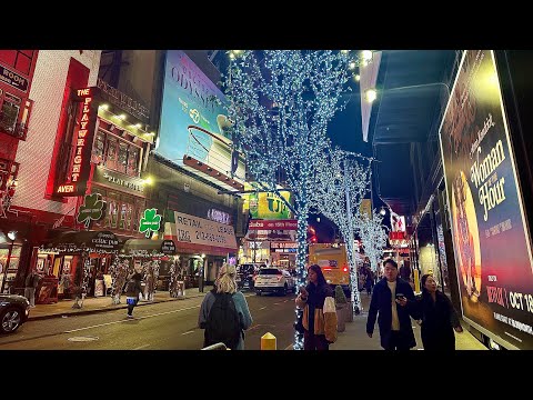 New York LIVE Christmas Season in Manhattan Tuesday Evening (17 December 2024)