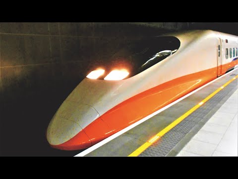 高鐵列車通過高鐵板橋站1A月台