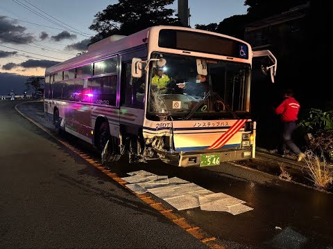 長崎市で路線バスと車の衝突事故　車の運転手がケガで救急搬送