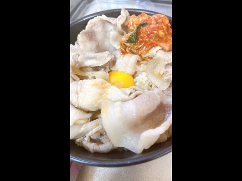 Kimchi Butadon cooking! #shorts #cooking #30sec #料理 #レシピ #ずぼら飯 #飯テロ　#キムチ #豚肉