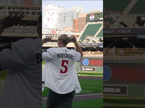 #PaigeBueckers Throws 1st Pitch at #MinnesotaTwins Game! #mlb #mlbhighlights #short #shorts