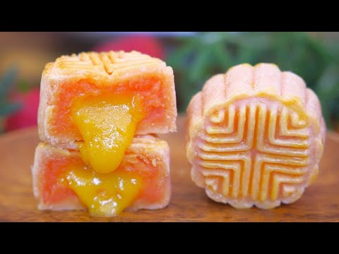 This "Lava" Mooncake is Going Viral in China (流心奶黄月饼)