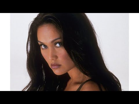 SEXY TIA CARRERE PHOTOS: Pantyhose, Stockings, Tights,Heels, Mini Skirt,MiniDress