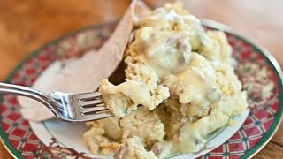 HOW TO MAKE WHITE GRAVY FOR YOUR HOLIDAY TABLE