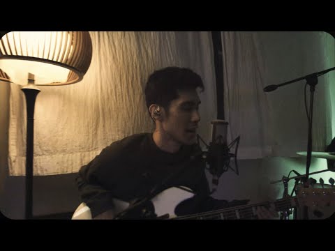 Munimuni - Bukas Makalawa (Official Live Performance) | banyuhay