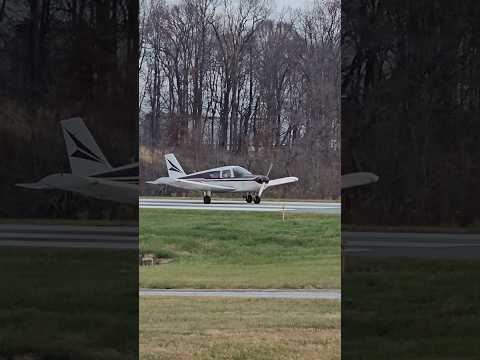 Piper Cherokee PA28-140 Takeoff N57