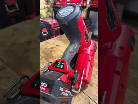 CLADDING with MILWAUKEE Fuel M18 FFN-0C 34° Framing Nailer #milwaukeetools #carpenter #construction