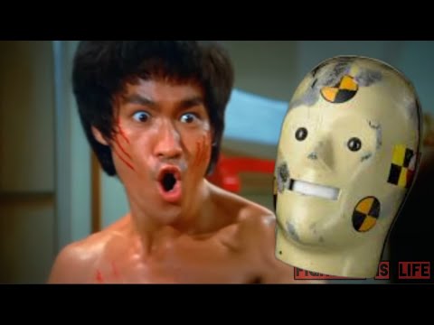 Bruce Lee vs Dummies