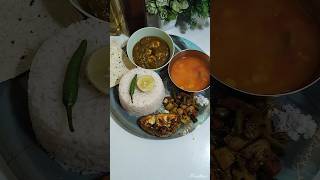 #Veg thali #shorts #homemadefood #lunchthaali #lunchthali #thali #palakpaneer